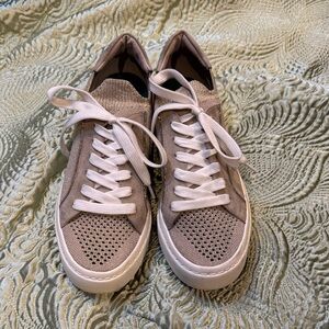 Stylish Women's Sneakers in Beige